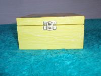 Dekoruota dėžutė su citrinomis iš priekio
